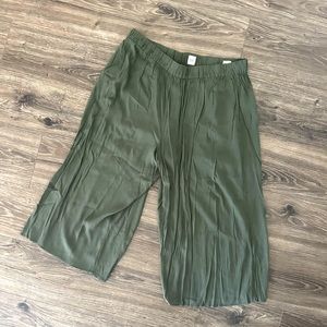 GAP Green Cropped Wide Leg Pants